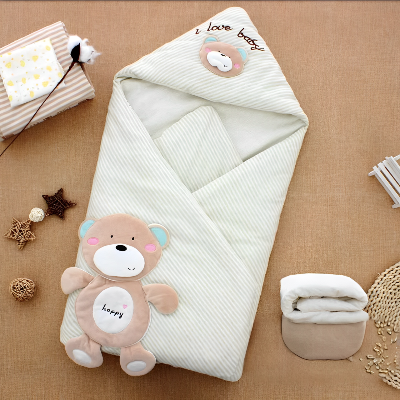 nid-d-ange-bebe-ours-vert-pale