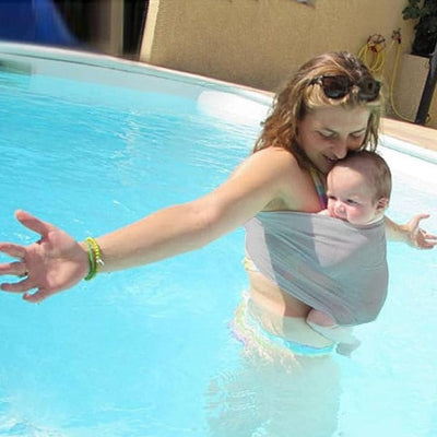 sling echarpe de portage maman piscine bébé