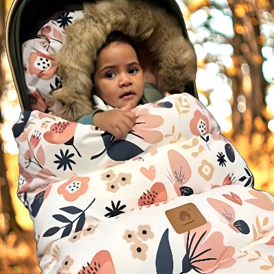 Chanceliere pour poussette florale-utilisee lors balade en foret en automne