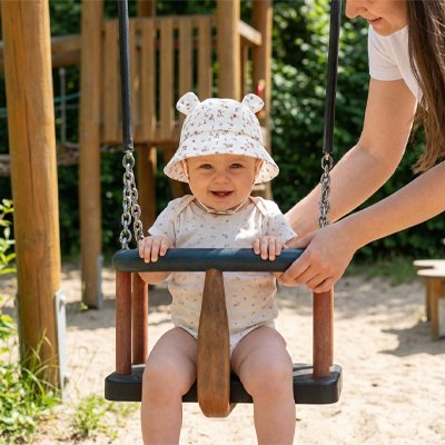bob-bébé-balançoire-jeu-extérieur-enfant