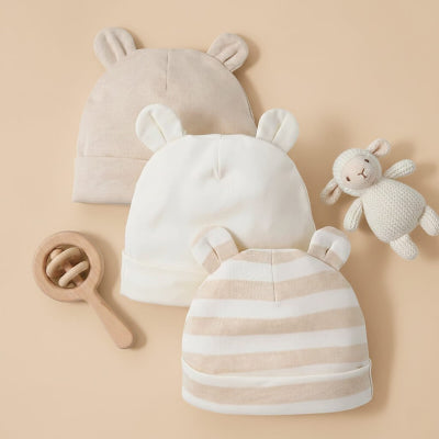 bonnet bebe beig blanc beige raye hochet bois tricote
