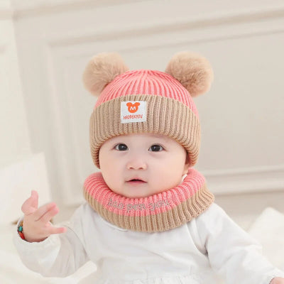 bonnet bebe pompons tour de coup rose beige