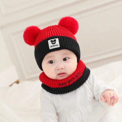 bonnet bebe rouge et noir a pompons tour de coup tricote assorti