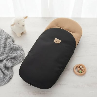 chanceliere bebe noire interieur doux ambiance cosy