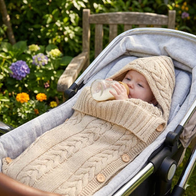 nid d ange mi saison beige bebe poussette jardin