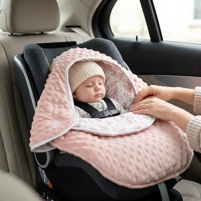 nid d’ange siège auto bébé confort cosy en voiture