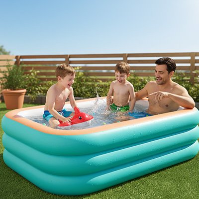 Piscine gonflable enfant enfant sur jouet gonflable dans piscine rectangulaire