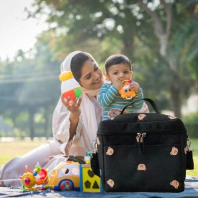 sac a langer nounours maman pique nique avec fils