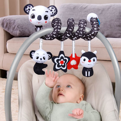 spirale d activite bebe joue avec jouet sensoriel